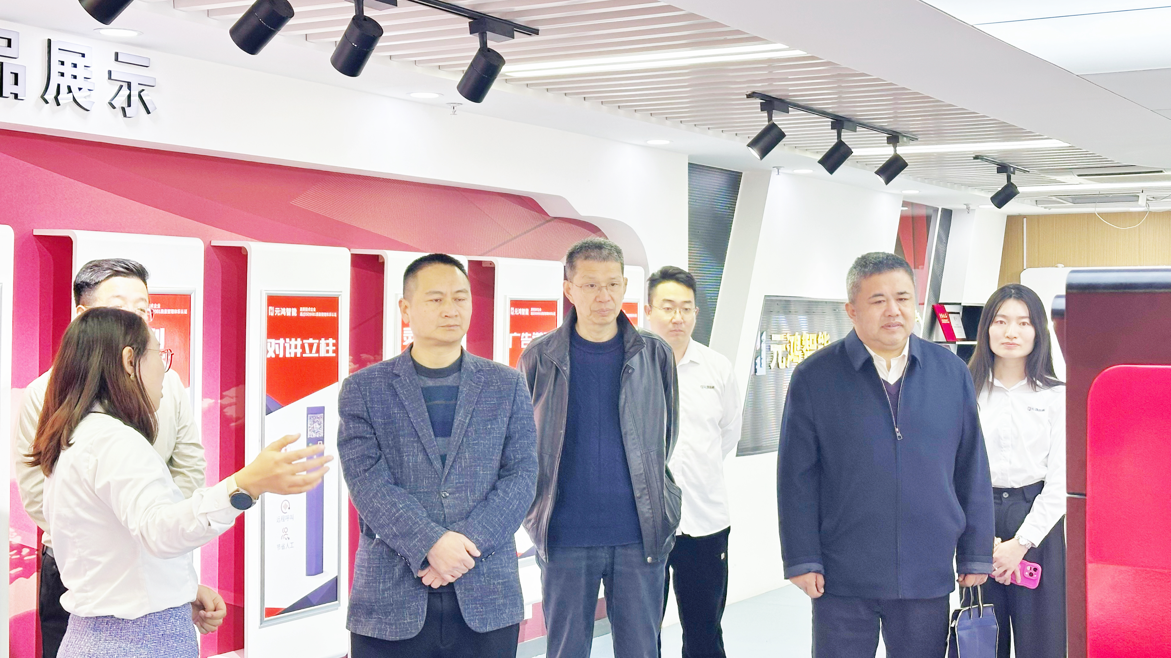 校企攜手，共探智慧停車新征程 —— 濟南大學后勤部領導蒞臨元鴻智能參觀調研